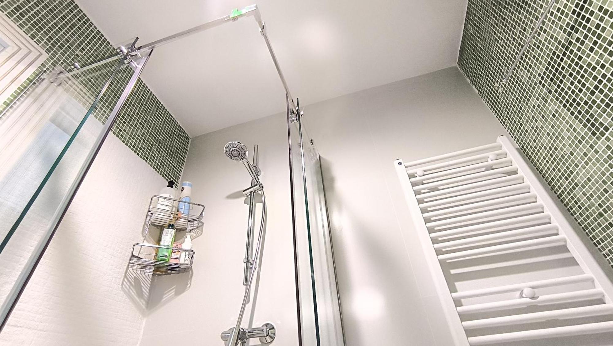Комната С Двухместной Кроватью В Квартире С Общим Душем И Кухней, Double Room In A Guest Apartment, Camera La Cheie In Apartament Cu Dus, Bucatarie Comuna Chişinău Extérieur photo