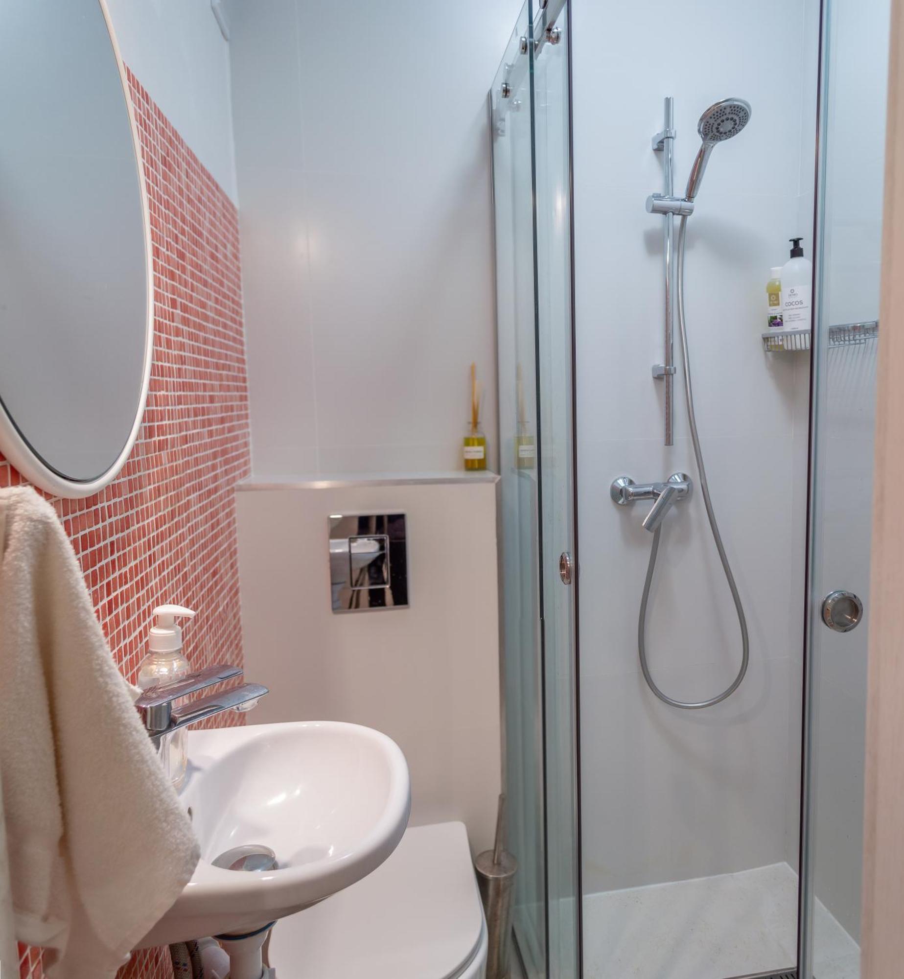 Комната С Двухместной Кроватью В Квартире С Общим Душем И Кухней, Double Room In A Guest Apartment, Camera La Cheie In Apartament Cu Dus, Bucatarie Comuna Chişinău Extérieur photo